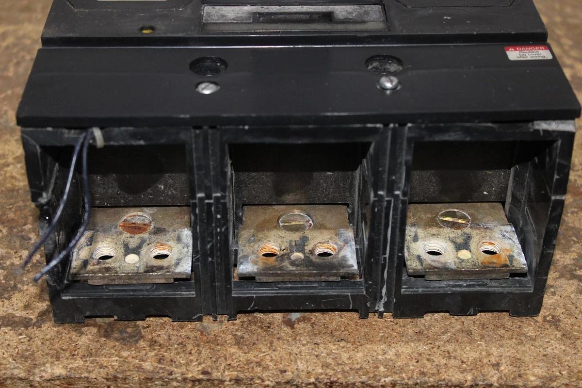 Used SQUARE D CIRCUIT BREAKER MAP368001027 600 VOLT 3-POLE 800 AMP W/ SHUNT TRIP