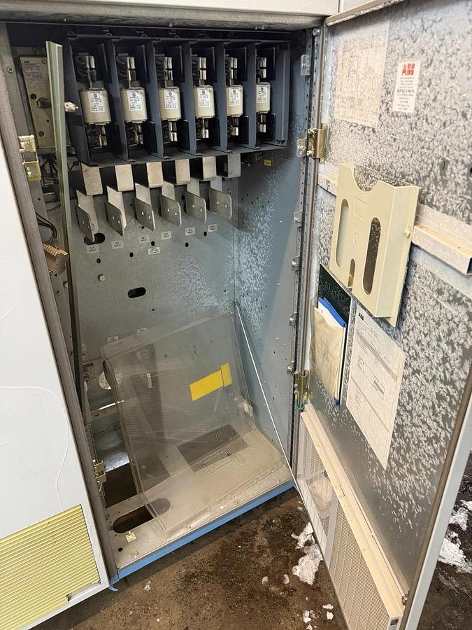 Used ABB MULTI SPEED DRIVE CABINET ACS627-0490-5-00EB1200802 3-PHASE 593 AMP 480 VAC