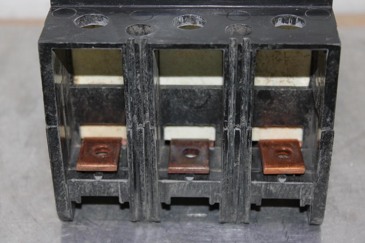 Used SQUARE D CIRCUIT BREAKER KAL362001021 200 AMP 600 VAC 3-POLE W/ SHUNT TRIP