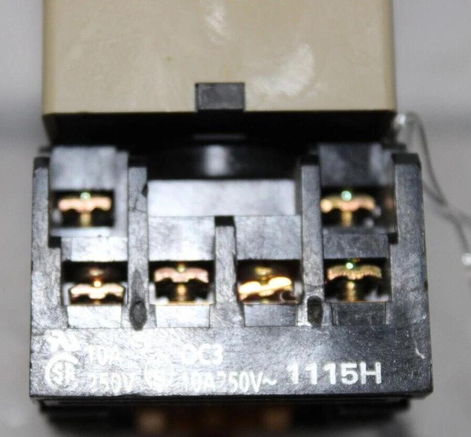 Used OMRON FLOATLESS LEVEL SWITCH 61F-GP-NL2KM 100 VAC 3.5 VA 50/60 HZ **WARRANTY**