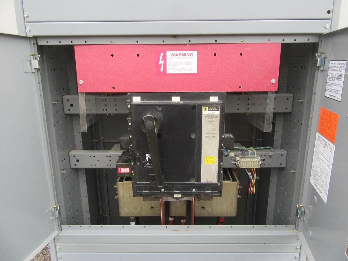 Used 1600 A SQUARE D ENCLOSED 500 VDC QED POWER BREAKER SWITCH NEMA 1 PAF361600DC1286