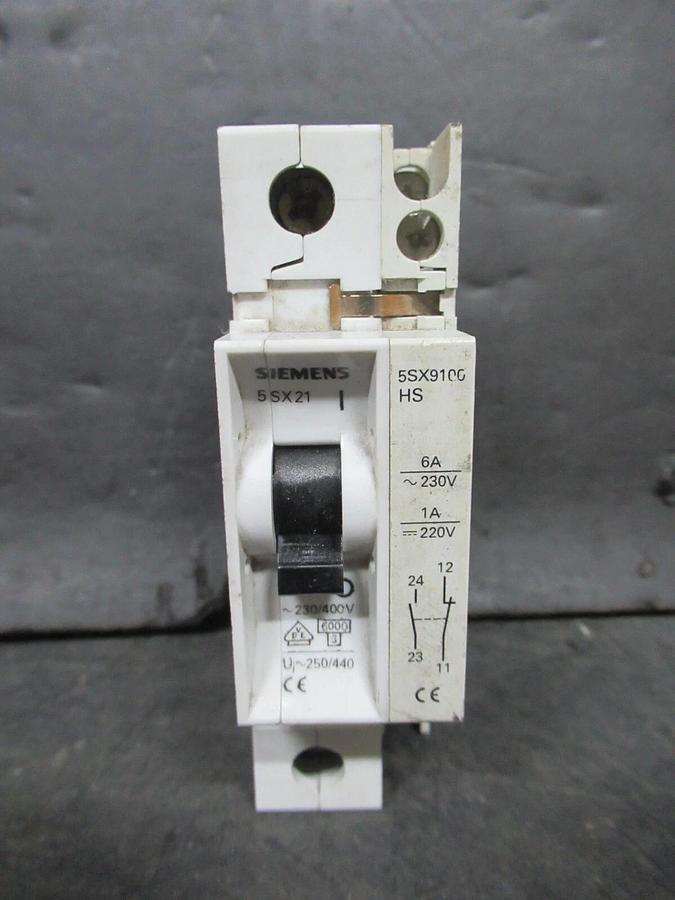 Used SIEMENS CIRCUIT BREAKER 5SX21 B6 6 AMP 277 VAC 1-POLE W/ 5SX9100 AUXILLIARY