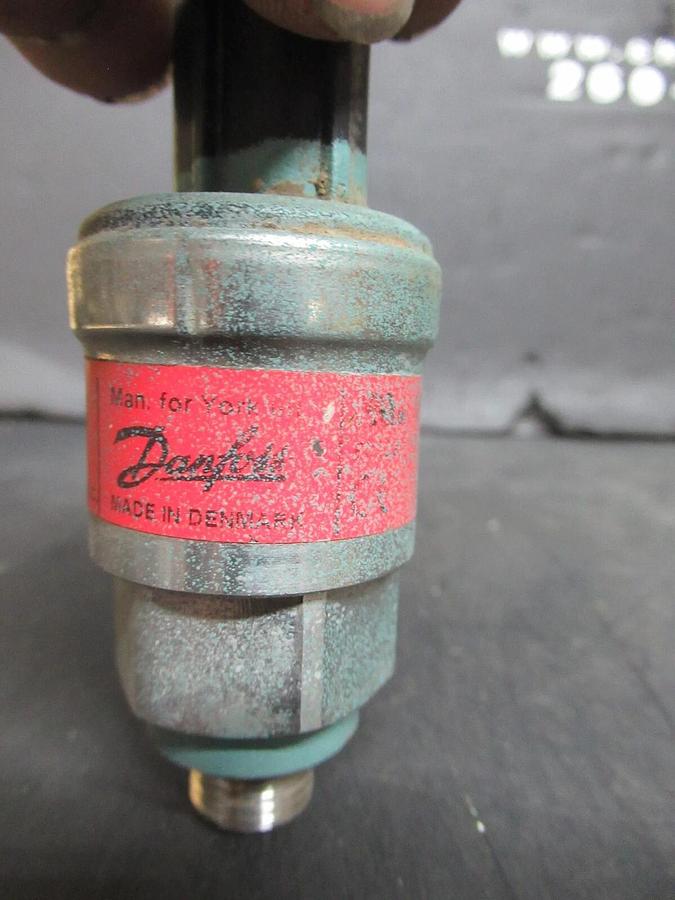 Used YORK DANFOSS PRESSURE TRANSDUCER 025-28678-006 300 PSIS 5 VDC **WARRANTY**