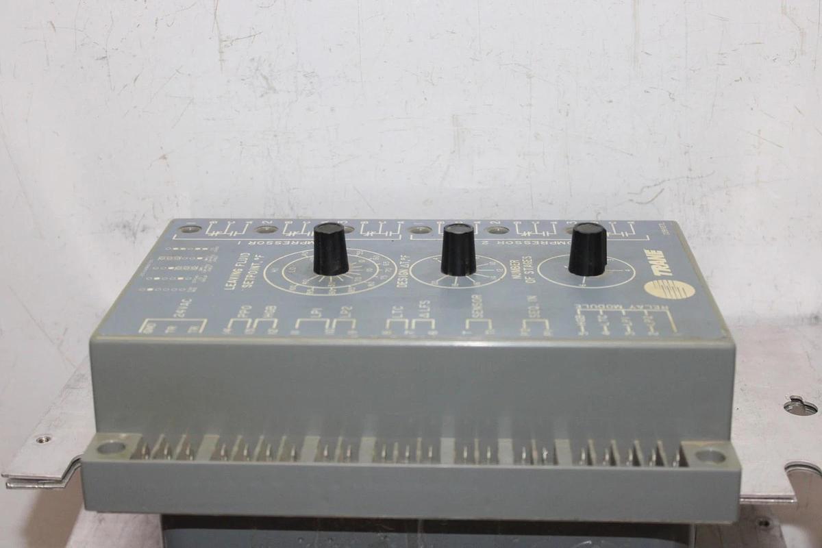 Used TRANE HONEYWELL CHILLER CONTROL MODULE W7900A1006 24 VOLT 229927L