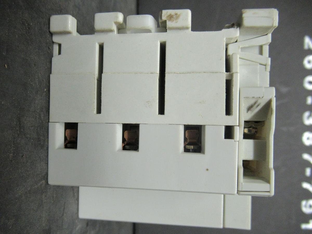 Used ABB MANUAL MOTOR START MS325 1-1.6 AMP 600 VAC W/ AUXILIARY CONTACTS