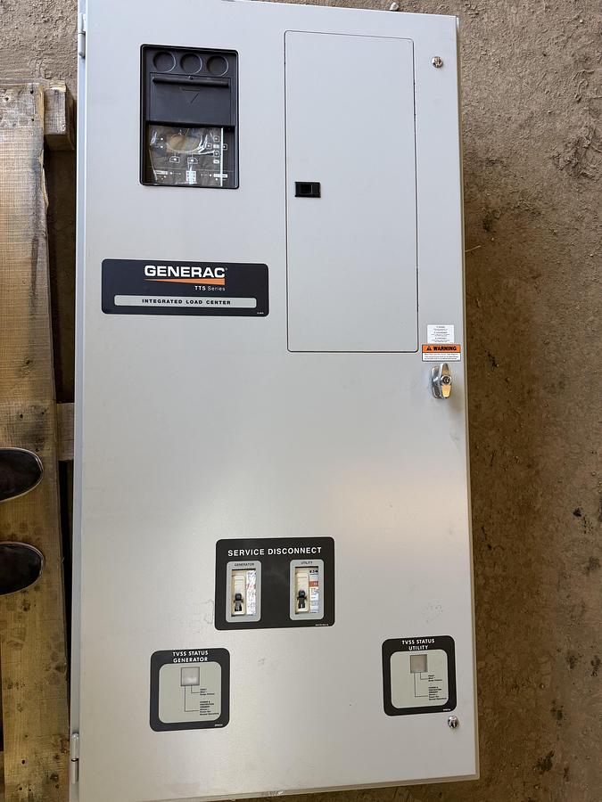 NEW GENERAC INTEGRATED LOAD CENTER TTS ILC-200 120/240 VOLT 200 AMP NEMA 3R SERVICE RATED