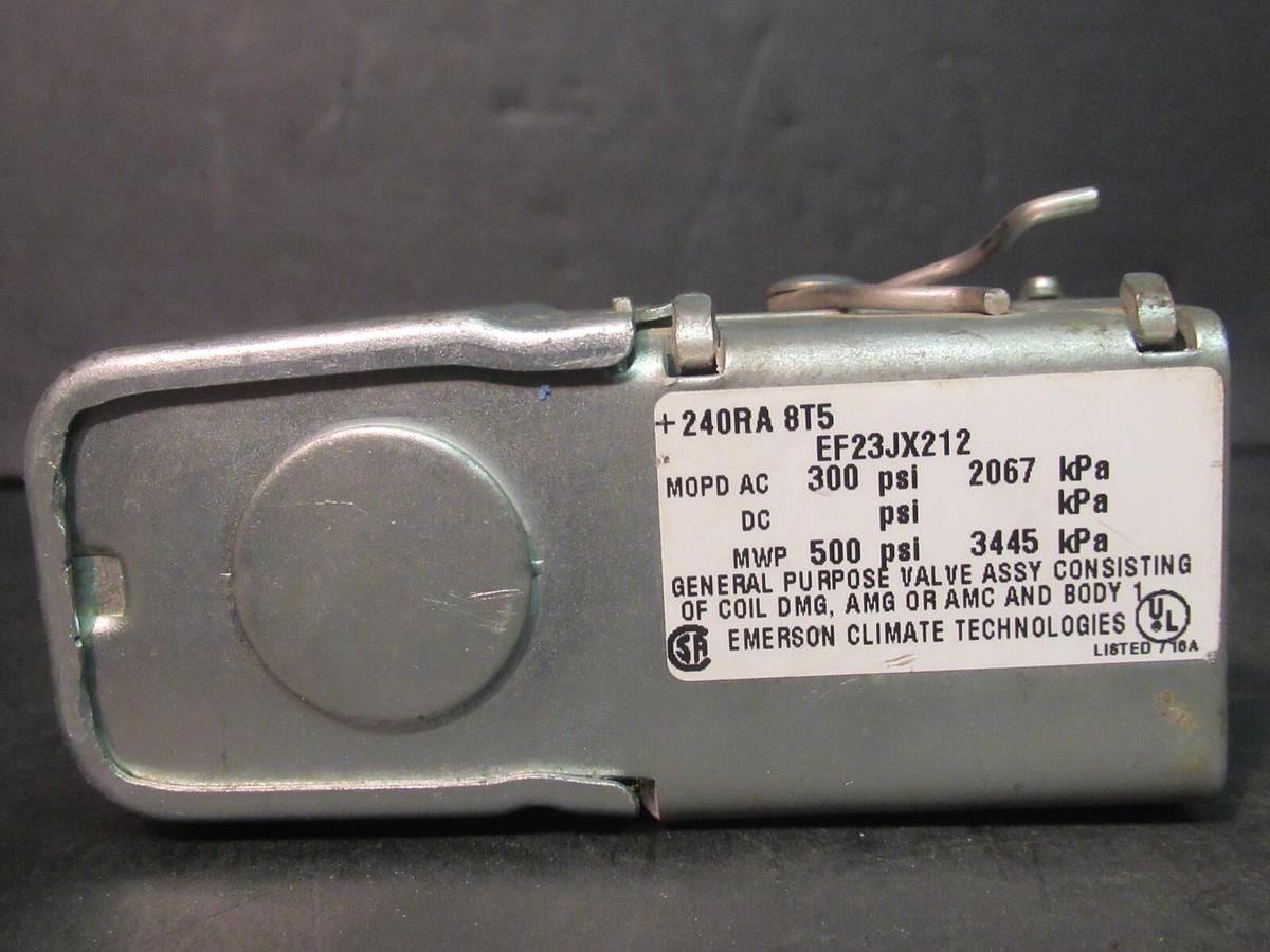 Used CARRIER GENERAL PURPOSE VALVE EFJX212 120 VOLT - 17 WATT - 300 PSI **WARRANTY**