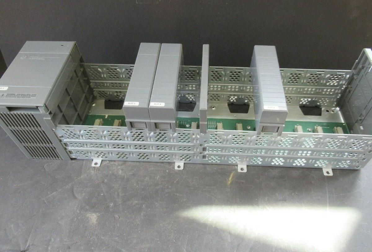 Used ALLEN BRADLEY PLC CHASIS 13 SLOT 1746-A13 W/ SLC500 POWER SUPPLY 1746-P2 REV B