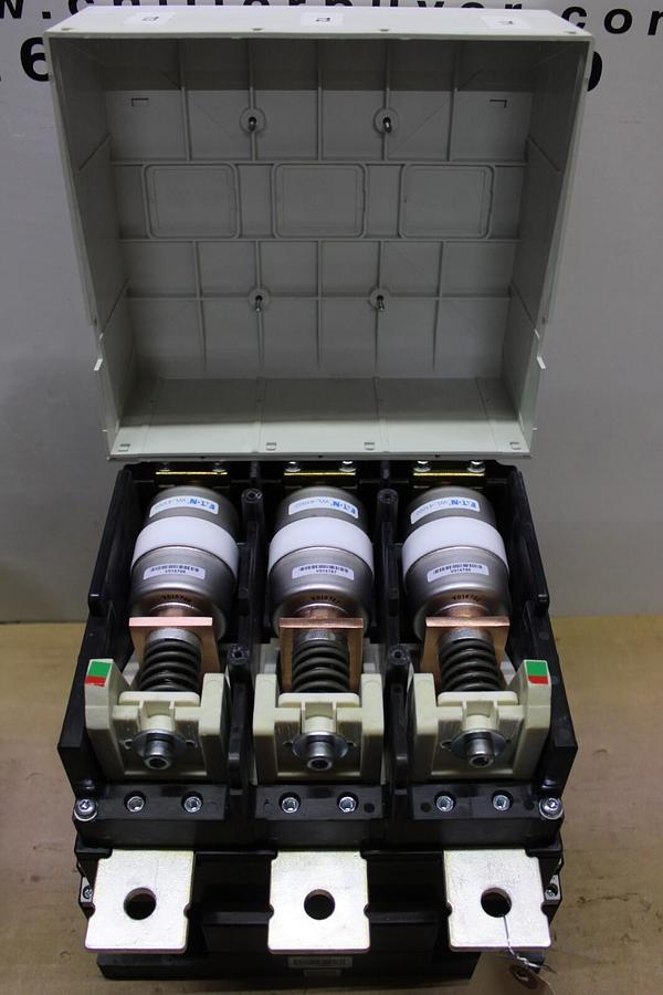 Used EATON VACUUM CONTACTOR DIL-M580 XTCE580N 600 VOLT 980 AMP 600 HP COIL: 110-240V