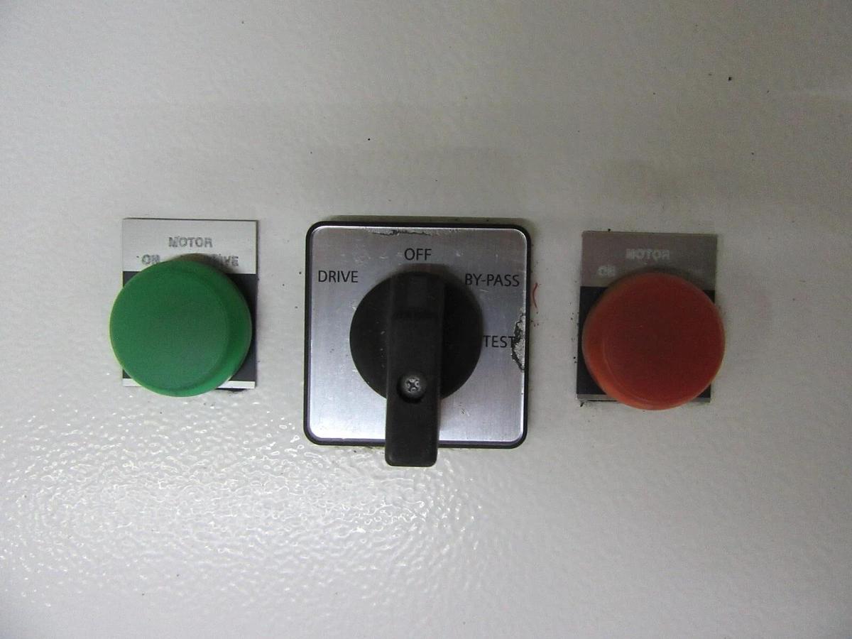 Used TR200 30 HP / 22 KW TRANE VFD DRIVE 92 AMP 200 - 240 VAC 3 PH 131L0742 0-590 HZ