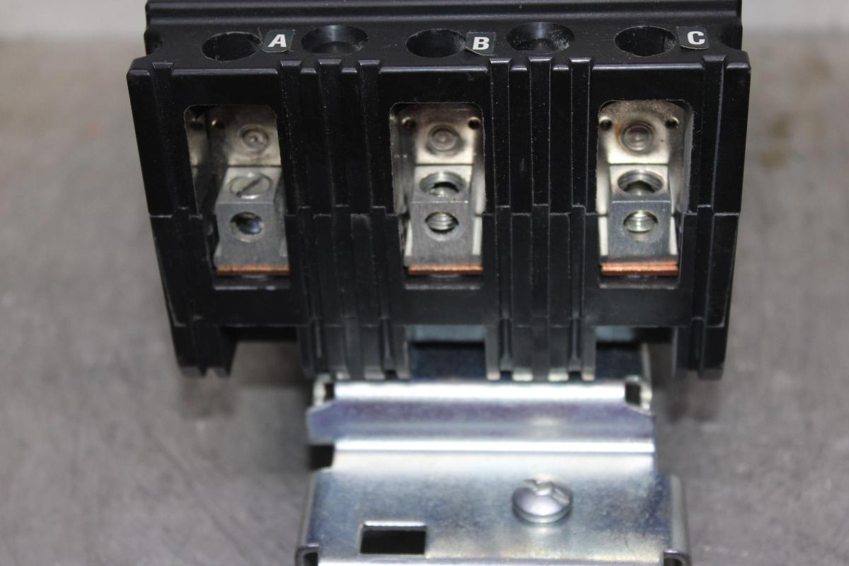 Used SQUARE D I-LINE CIRCUIT BREAKER FA34030 30 AMP 480 VOLT 3-POLE SERIES 2