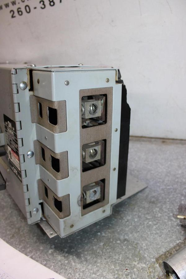 Used SIEMENS VACU-BREAK TWIN DISCONNECT SWITCH V7F3644J 200 AMP 600 VAC 3-POLE