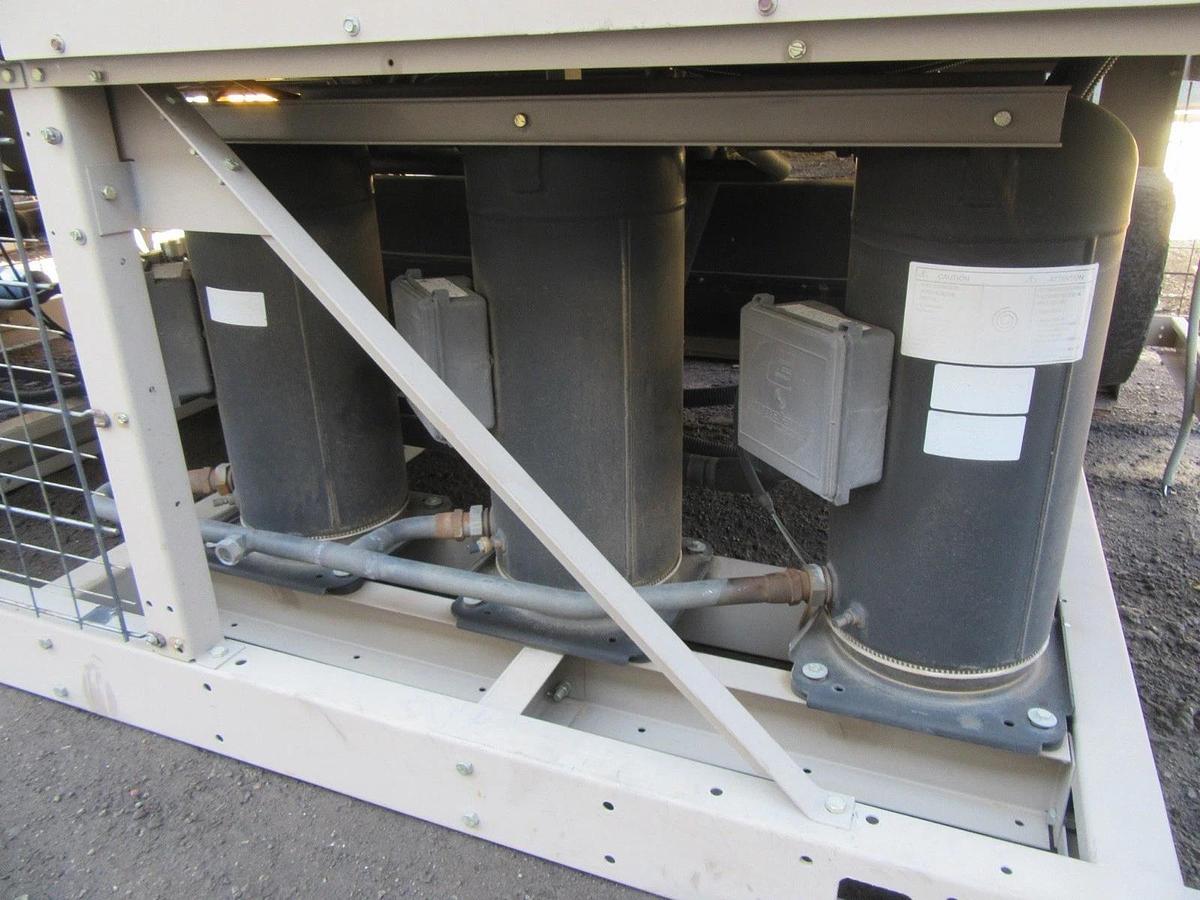 Used YORK 100 TON AIR COOLED CHILLER 460 VOLT YCAL104 LOW HOURS  GREAT CONDITION