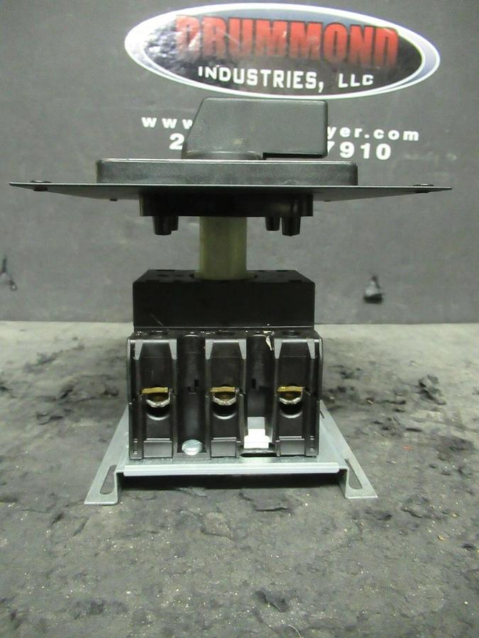 Used KLOCKNER MOELLER 60 AMP TWIST PANEL DISCONNECT SWITCH P3-63 40 HP @ 460 VAC 3 PH