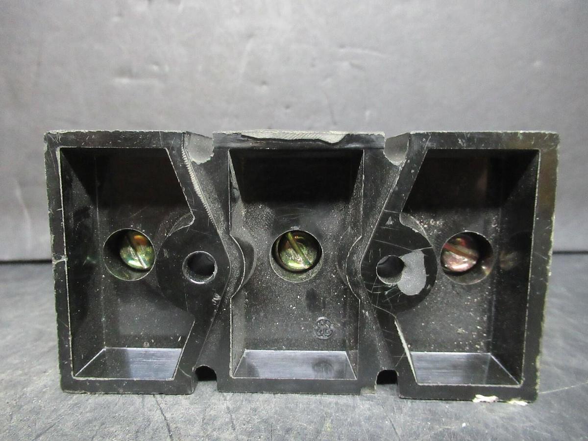 Used GENERAL ELECTRIC TERMINAL BLOCK 8690262G7 600 VOLT 150 AMP CR2960SY139C3D