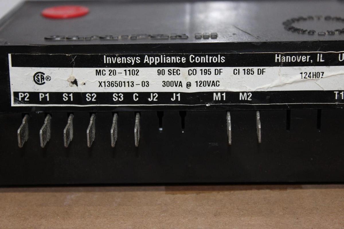 Used ROBERTSHAW INVENSYS GARD-PAK III X13650113-03 MC-20-1102 300 VA 120 VAC