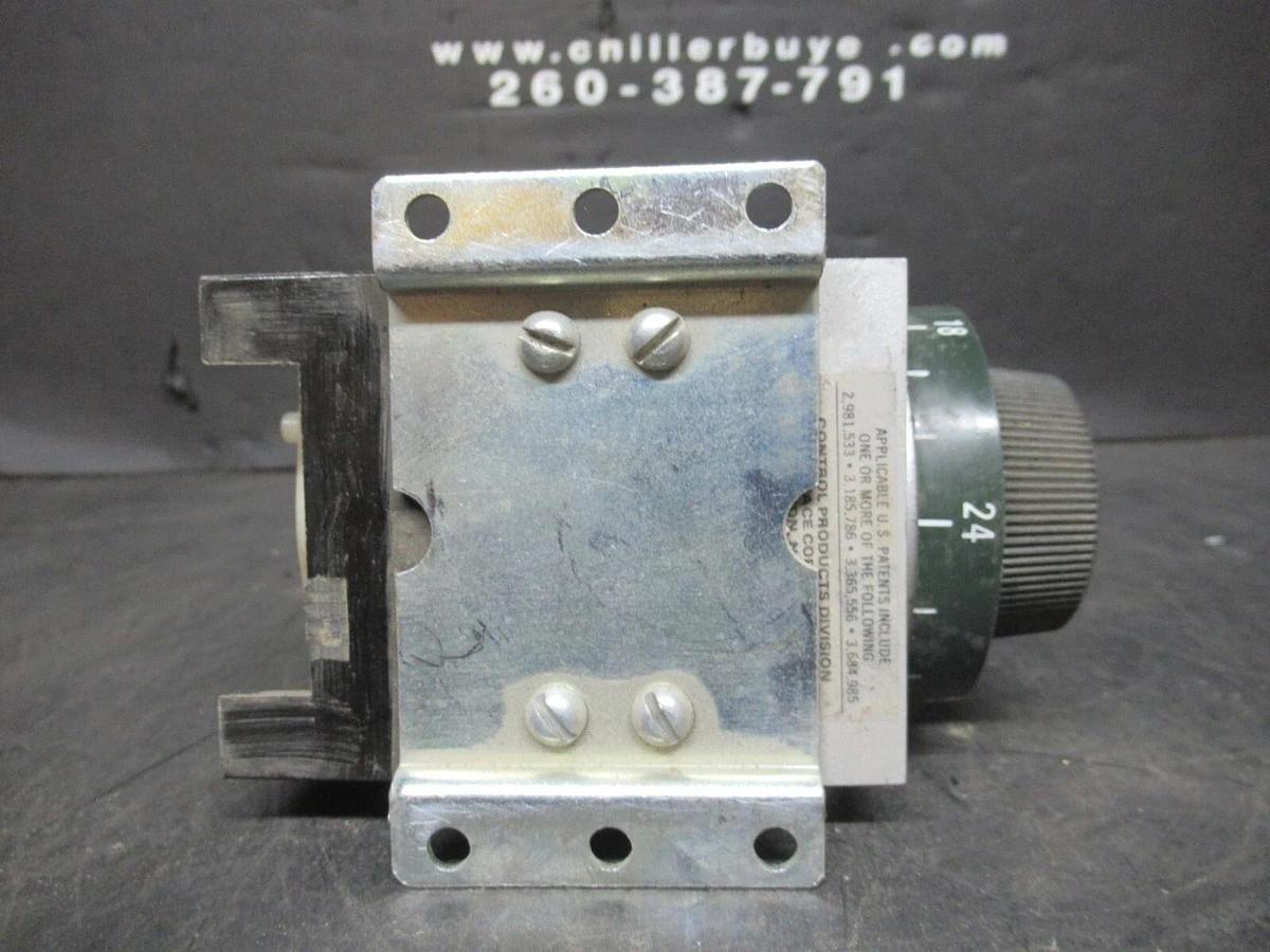 Used AGASTAT TIME DELAY RELAY 3-30 MINUTES 7012OH 24 VDC VOIL 600 VAC 10 AMP