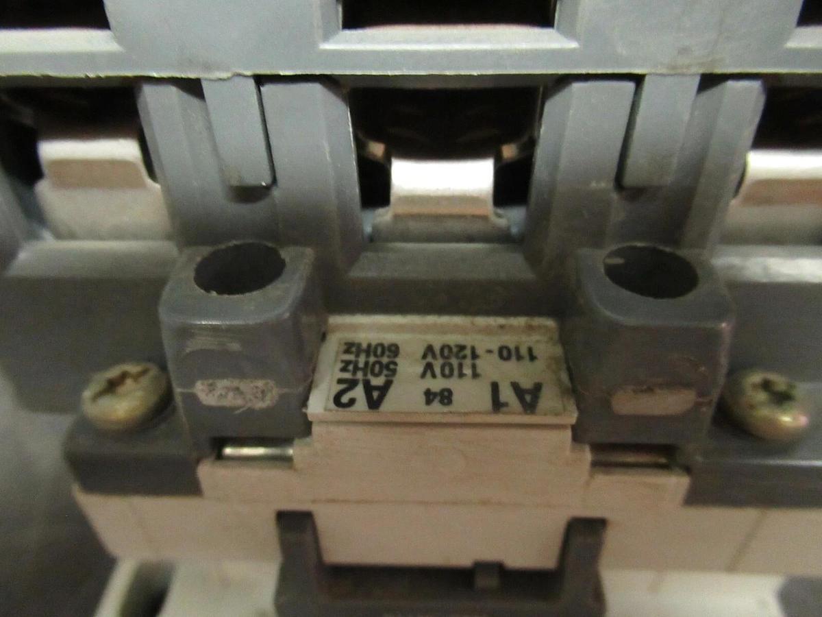 Used (1) YORK CONTACTOR # 024-31109-000 # A95-30 -- 125 AMP 600V 3 PH 110-120V COIL