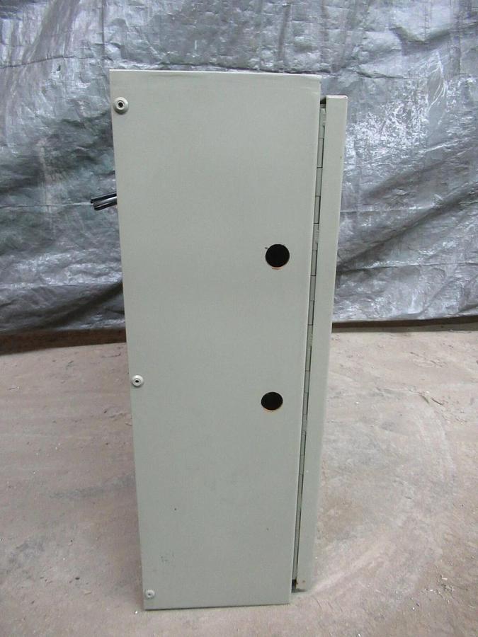 Used TRANE SERIES R CENTRAVAC CONTROL INTERFACE FOR RTHB150 CHILLER 208 VAC 3 PH R22