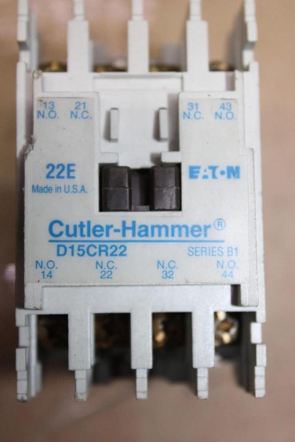 Used CUTLER HAMMER CONTACTOR D15CR22 22E 600 VAC 10 AMP 3-PHASE COIL: 110/120V