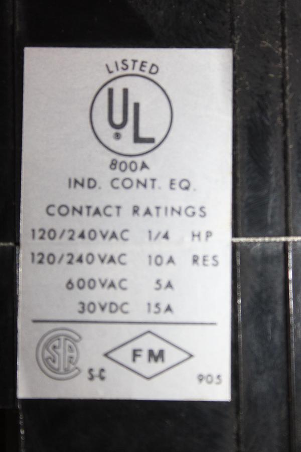 Used AGASTAT TIME DELAY RELAY 7014AE 120 VOLT 30-300 SECOND DELAY