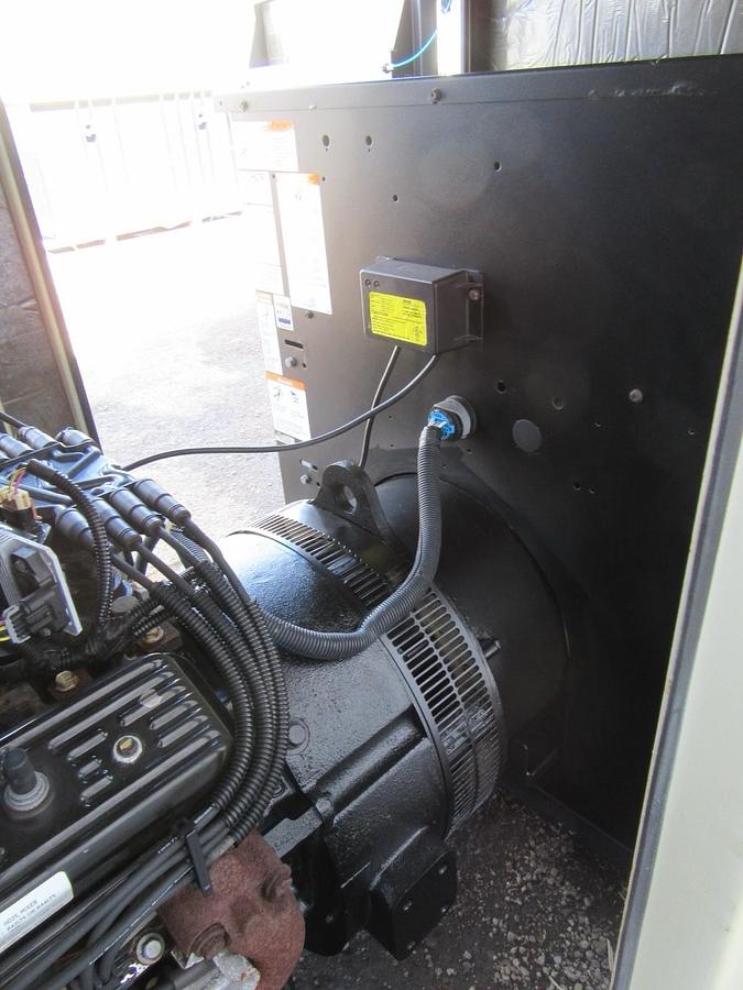 Used 50 KW GENERATOR KOHLER 5.0 NATURAL GAS / LP 120/240V 1PH 784 HRS ENCLOSED VIDEO
