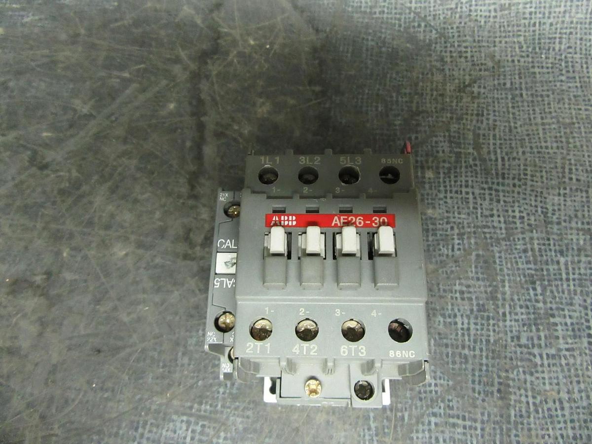 Used ABB CONTACTOR AE26-30 600V 40 AMP 25HP 3-PHASE COIL: 24 VDC *WARRANTY*