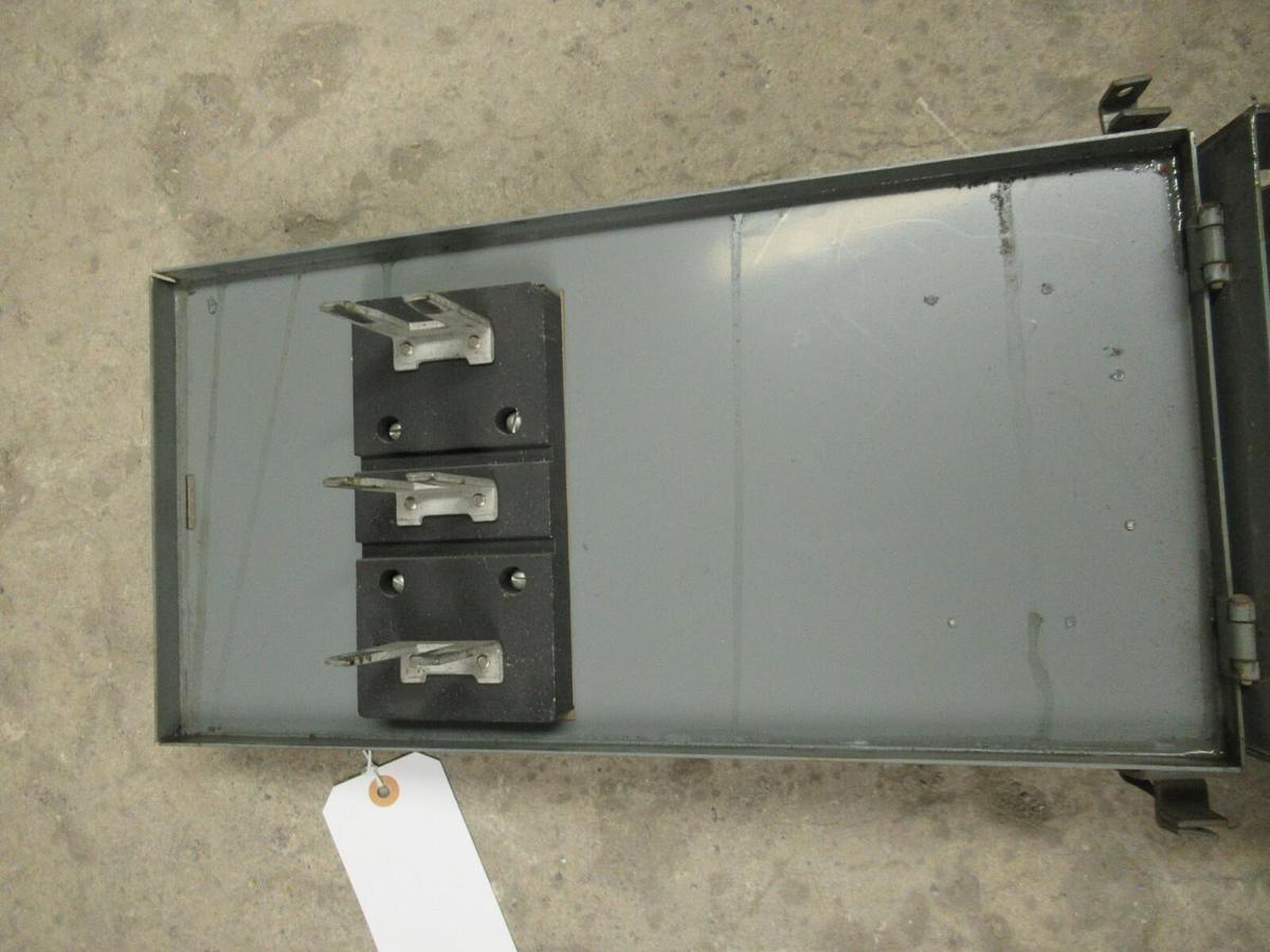 Used WESTINGHOUSE COP 30 AMP 240V FUSIBLE BUSS BUS PLUG STYLE 454D339G03 TAP