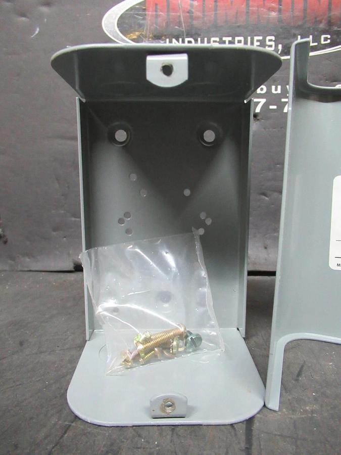 NEW SURPLUS SQUARE D UNIVERSAL ENCLOSURE 9991UE1 NEMA 1 **WARRANTY**