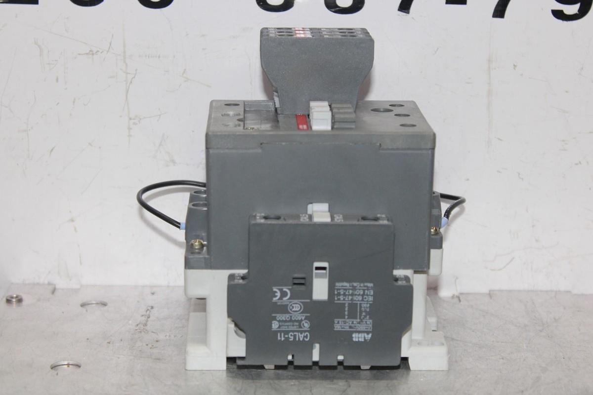 Used ABB CONTACTOR AE75-30 600 VAC 105 AMP 75 HP 3-POLE 3-PHASE COIL: 24 VDC