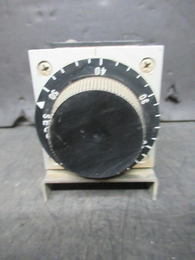 Used AGASTAT TIME DELAY RELAY 5-50 SECONDS 7012AD 120 VAC VOIL 600 VAC 10 AMP
