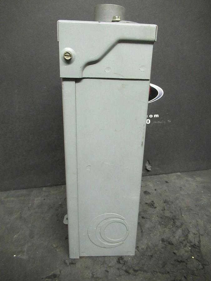 Used SQUARE D CIRCUIT BREAKER ENCLOSURE NEMA 3R 100 A MAX 120 / 240 V 1 PH QO2100NRB