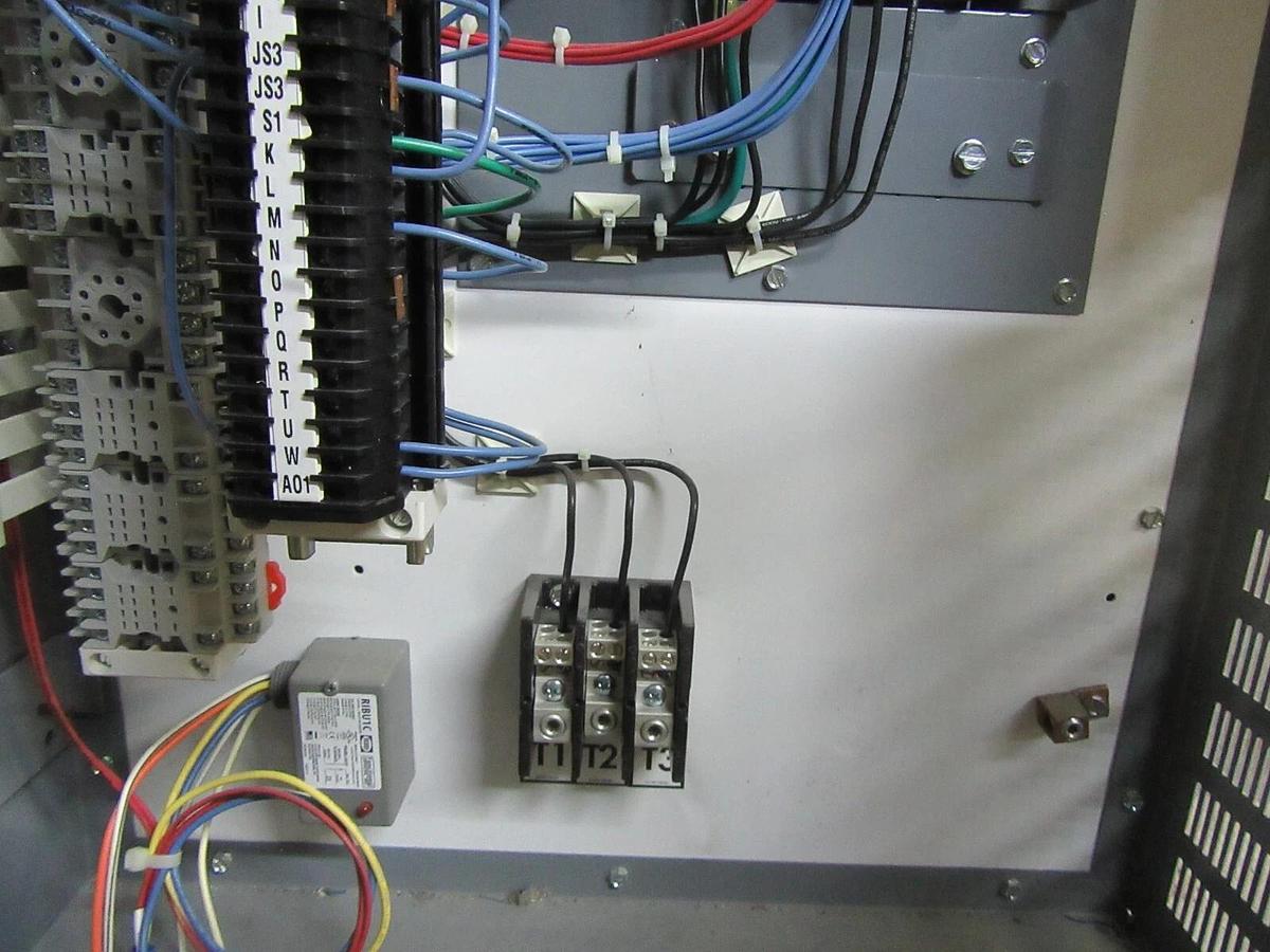 Used SQUARE D M-FLEX VARIABLE SPEED DRIVE MFDFG4VW ATV61HU30N4 5 HP 4 KW 460 VOLT