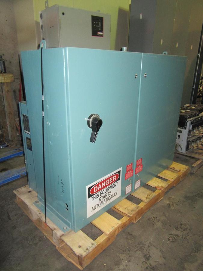 Used YORK / JOHNSON CONTROLS 351 HP VSD 371-017420-103 MO# TM351T B6F-46 390 A DRIVE