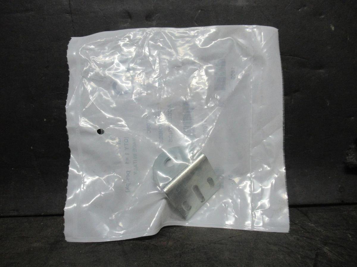 NEW IN BAG AUTOMATIONDIRECT RIGHT ANGLE MICRO DETECTOR MOUNT FOR 8mm SNSOR ST08C