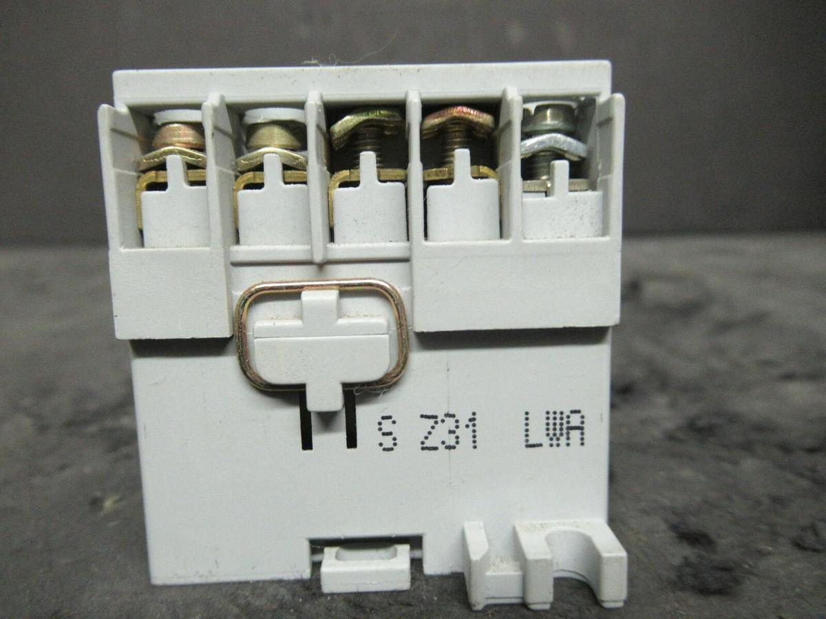 Used ALLEN BRADLEY CONTACTOR 700DC-M310* SER. A 600 VAC 5 AMP 20 HP 24 VDC COIL