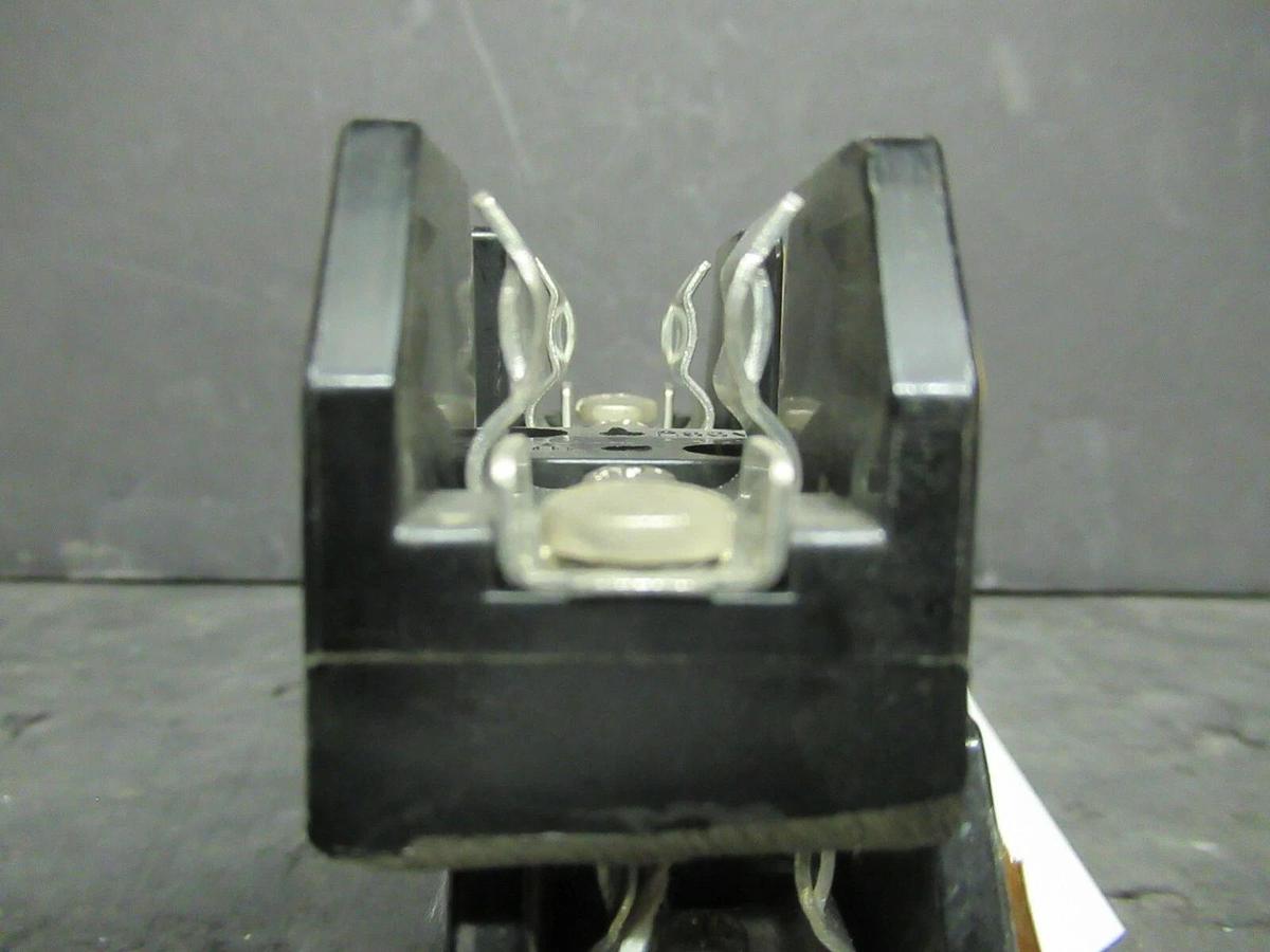 Used LOT OF 2 MARATHON FUSE HOLDER F30A1S FOR 30 AMP 250 V FUSES