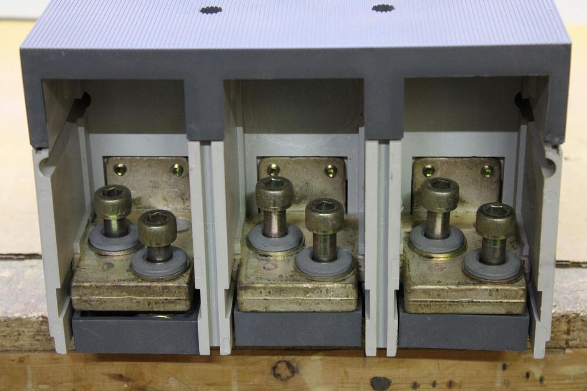 Used ABB MOLDED CASE SWITCH SACE S7H-D 1200 AMP 600 VOLT 3-POLE SACE S7