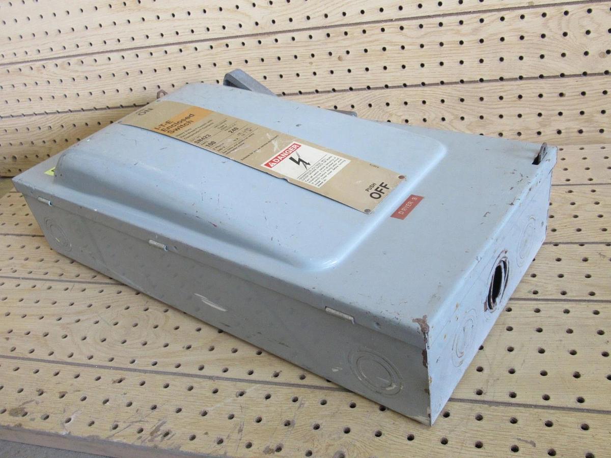 Used ITE DISCONNECT FUSIBLE SAFETY SWITCH SN423 240VAC 30HP 100A **WARRANTY**