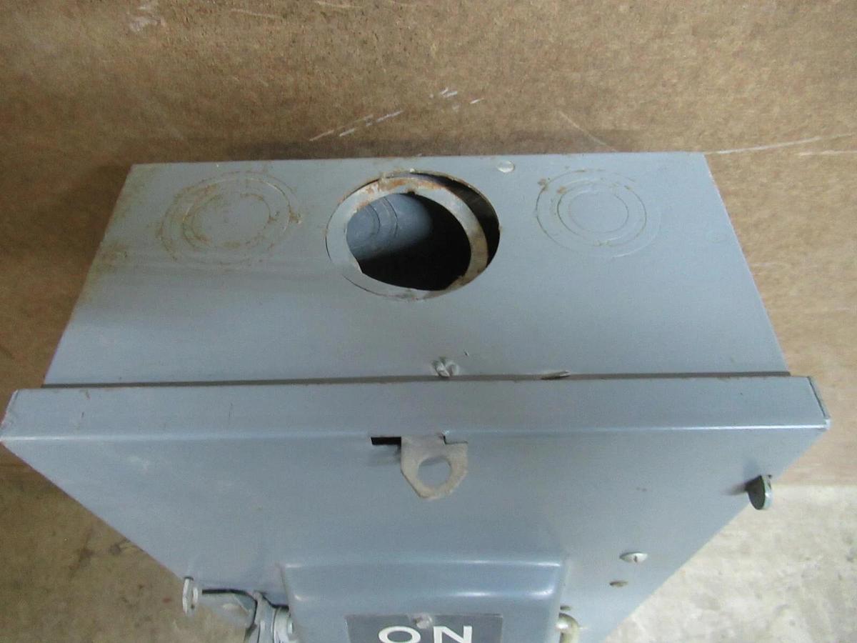 Used GE ENCLOSED SAFETY SWITCH THN3363 MODEL: 2 100 AMP 3-POLE 600 VAC 50 HP