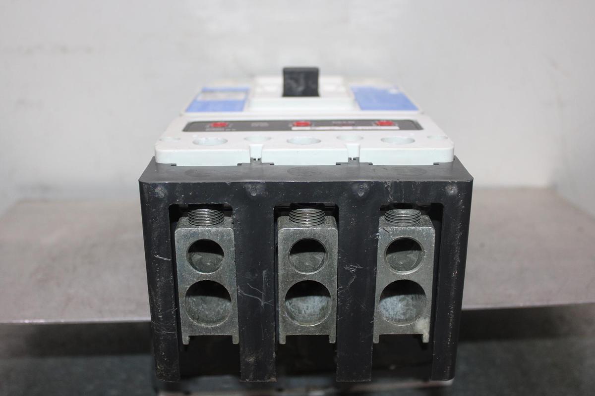 Used ALLEN-BRADLEY CIRCUIT BREAKER 140U-N5L3-E12 SER. A 1200 AMP 600 VAC 3-POLE