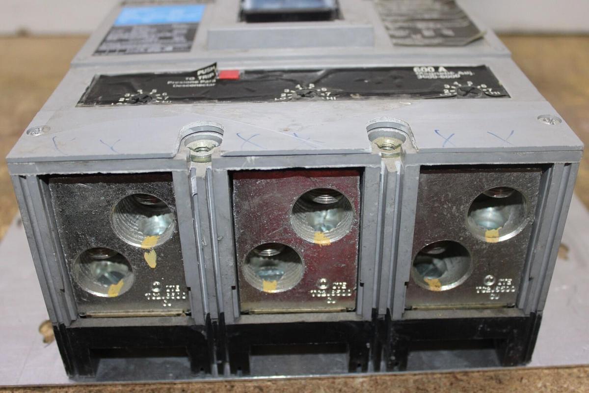 Used SIEMENS SENTRON CIRCUIT BREAKER JXD3B600H 600 AMP 600 VAC 3-POLE JXD6-A