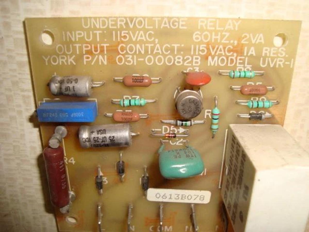 Used YORK CHILLER BOARD 031-00082B UNDERVOLTAGE RELAY BOARD PLC 031-00082 UVR-1