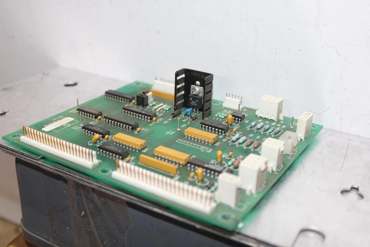 Used YORK HVAC CIRCUIT BOARD 031-0130100 **WARRANTY INCLUDED**