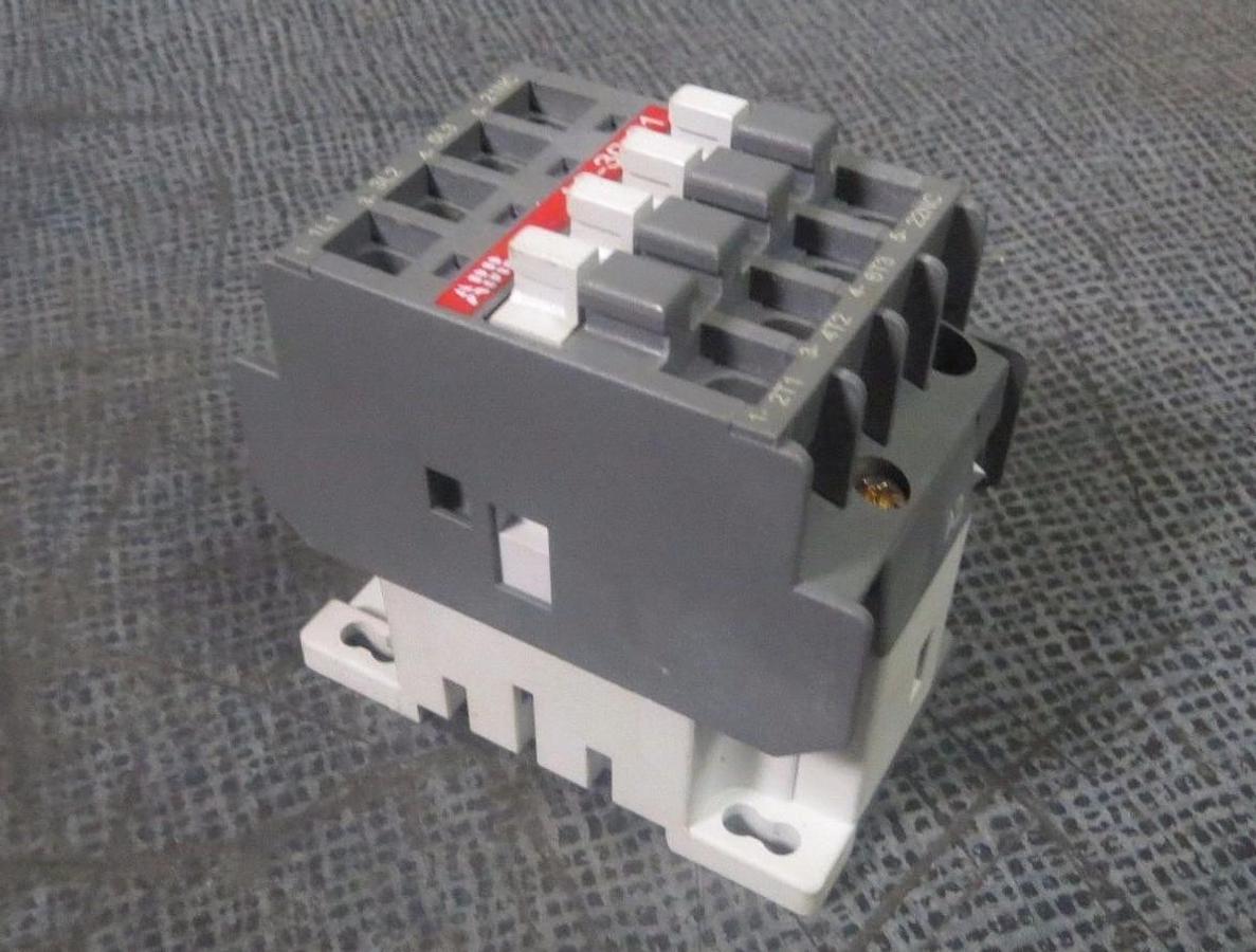 Used LOT OF 4 ABB CONTACTOR 21 AMP 600 VAC 110-120V COIL 7.5 HP  MODEL: A9-30-01