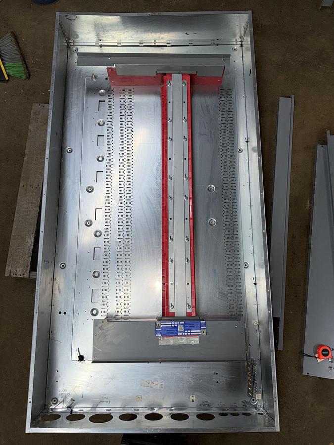 Used SQUARE D TYPE 1 I-LINE SERVICE PANEL 1200 AMP 480 VAC 3-PHASE 42-SLOT