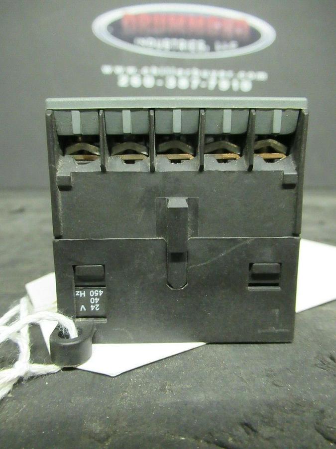 Used 16 AMP ABB STARTER B7-30-10 600 VAC 5 HP COIL: 24 VAC W/ T7DU OVERLOADS 4-6 AMP