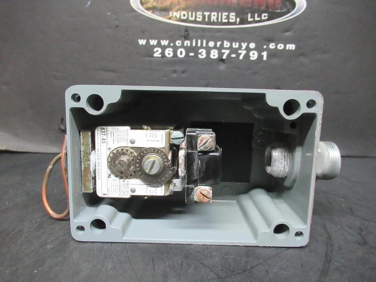 Used ALLEN-BRADLEY TEMPERATURE CONTROL SWITCH 837-A5 24-600 VAC @ 125 VA NEMA 4, 13