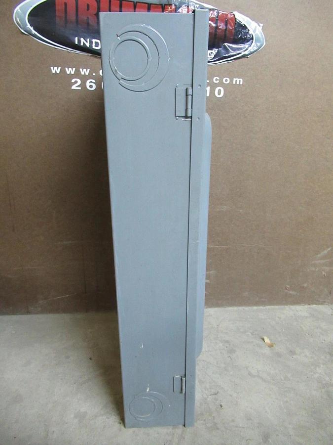 Used SQUARE D SAFETY SWITCH D324N SER. E3 TYPE 1 ENCL. 200 AMP 50 HP 240 VAC 3-POLE