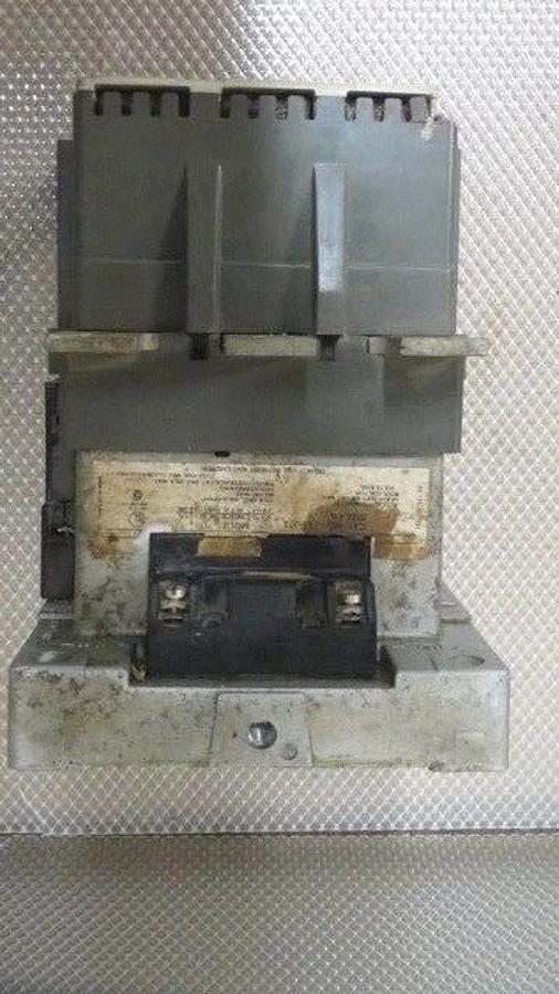 Used SIEMENS NEMA SIZE 4 1/2 CONTACTOR 215 AMP W/ 120V COIL MODEL CXLFO*3